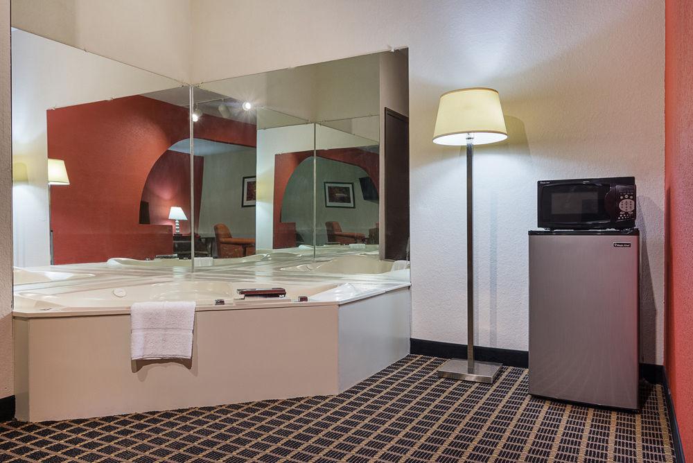 Quality Inn Commerce At I-85 Εξωτερικό φωτογραφία